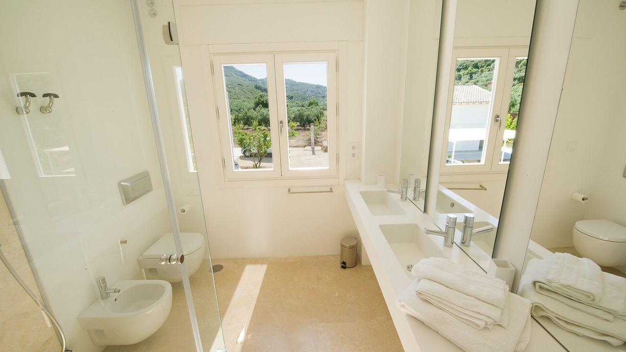 Photo of Bathroom in Carcabuey