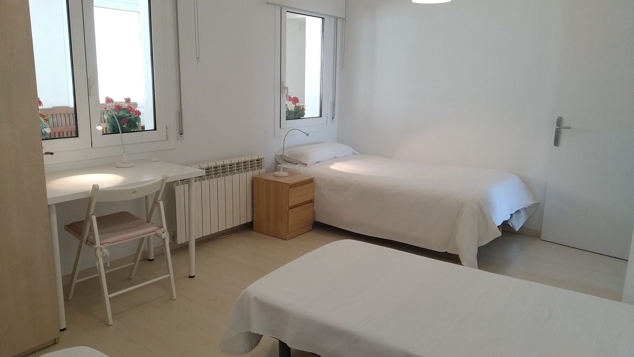 Photo of Bedroom in Roses Town Center