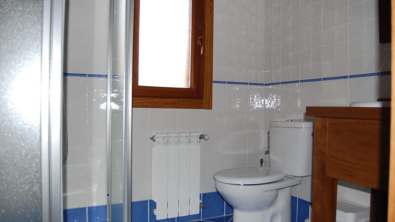 Photo of Bathroom in Parres