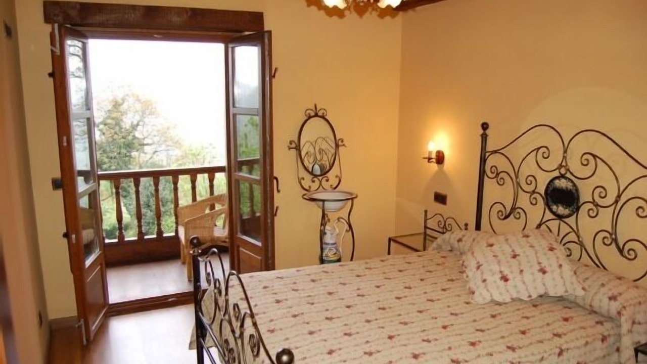 Photo of Bedroom in Penanes