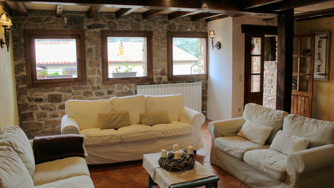 Photo of Livingroom in Laguna de Cameros