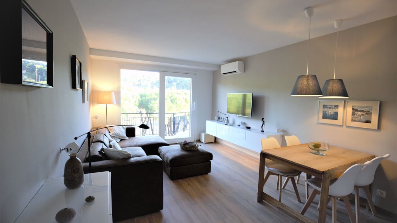 Photo of Livingroom in Tamariu