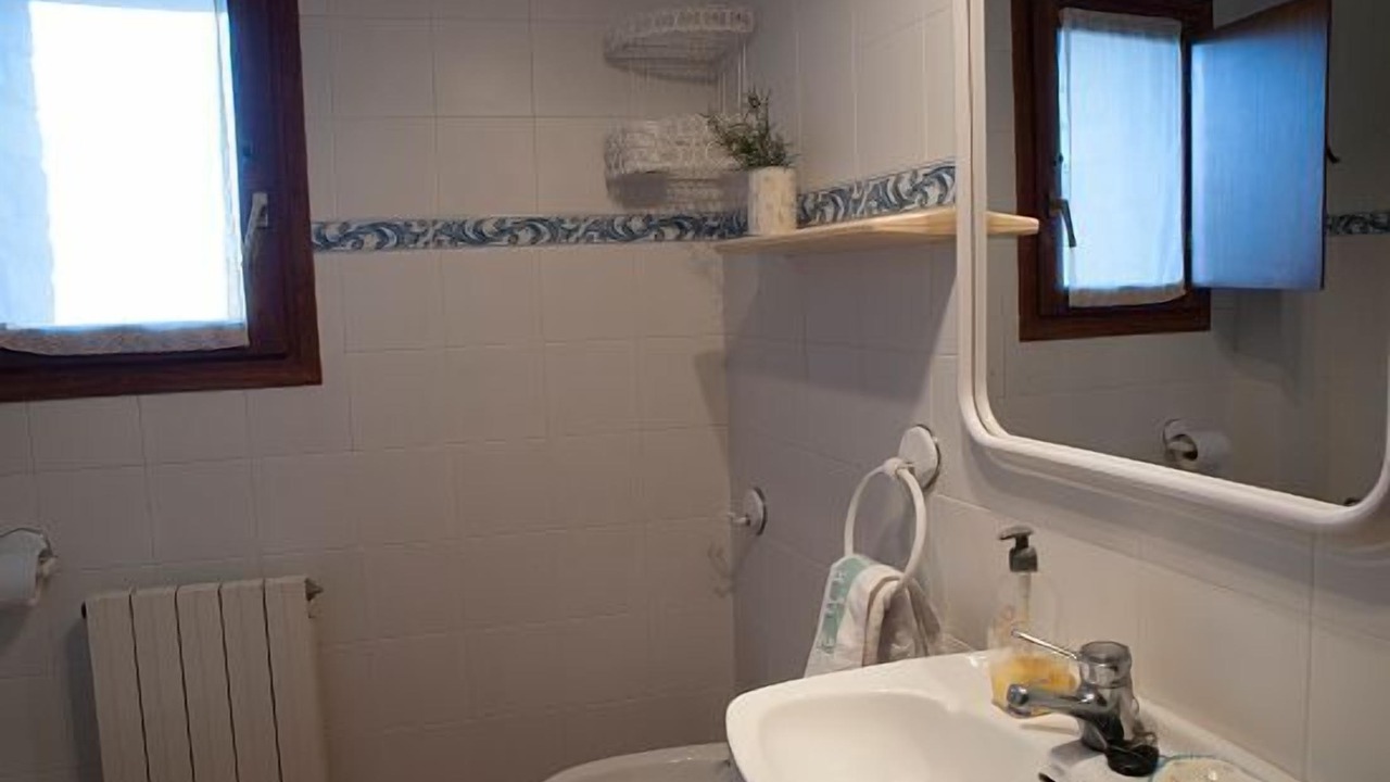 Photo of Bathroom in Sarratillo