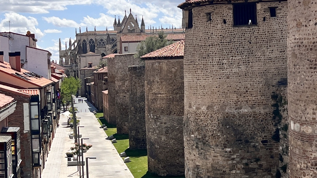 Photo of Others in Leon