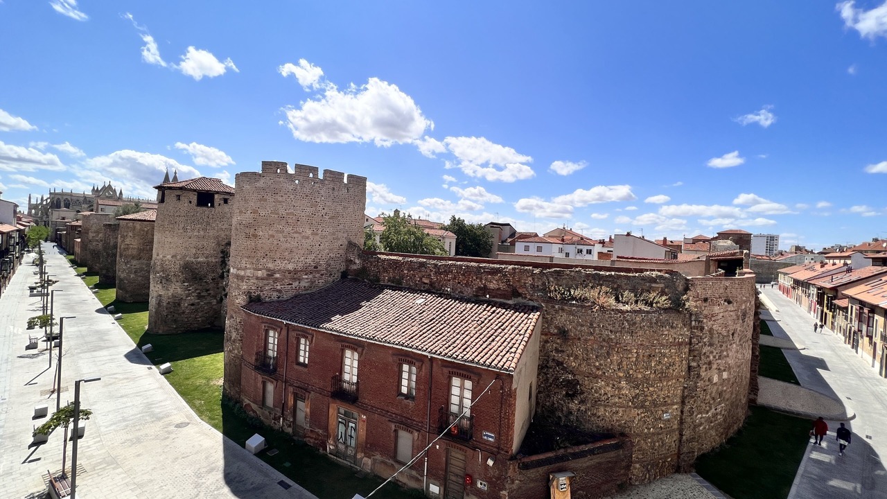 Photo of Others in Leon