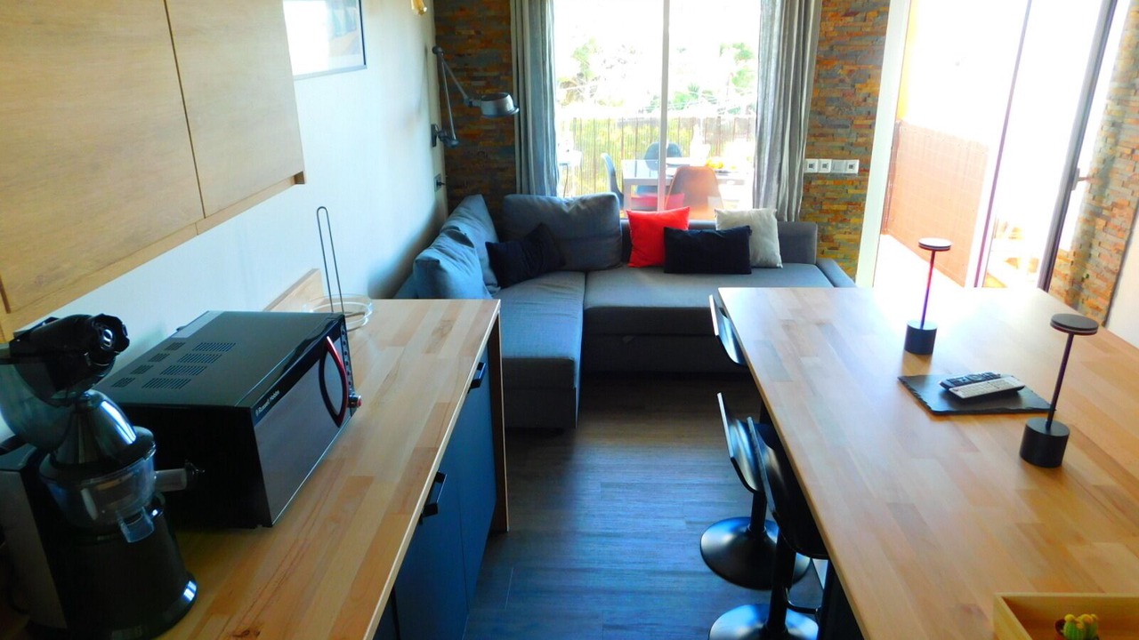 Photo of Livingroom in Roses Town Center