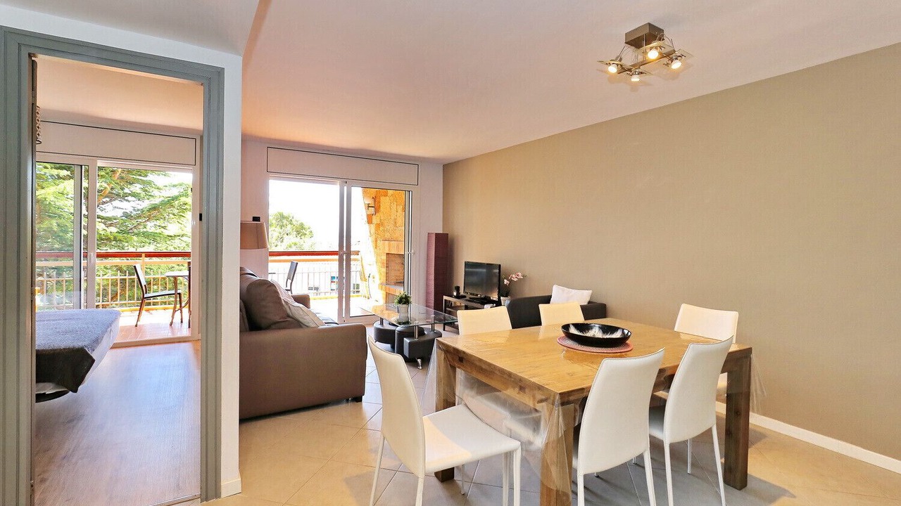 Photo of Livingroom in Roses Town Center