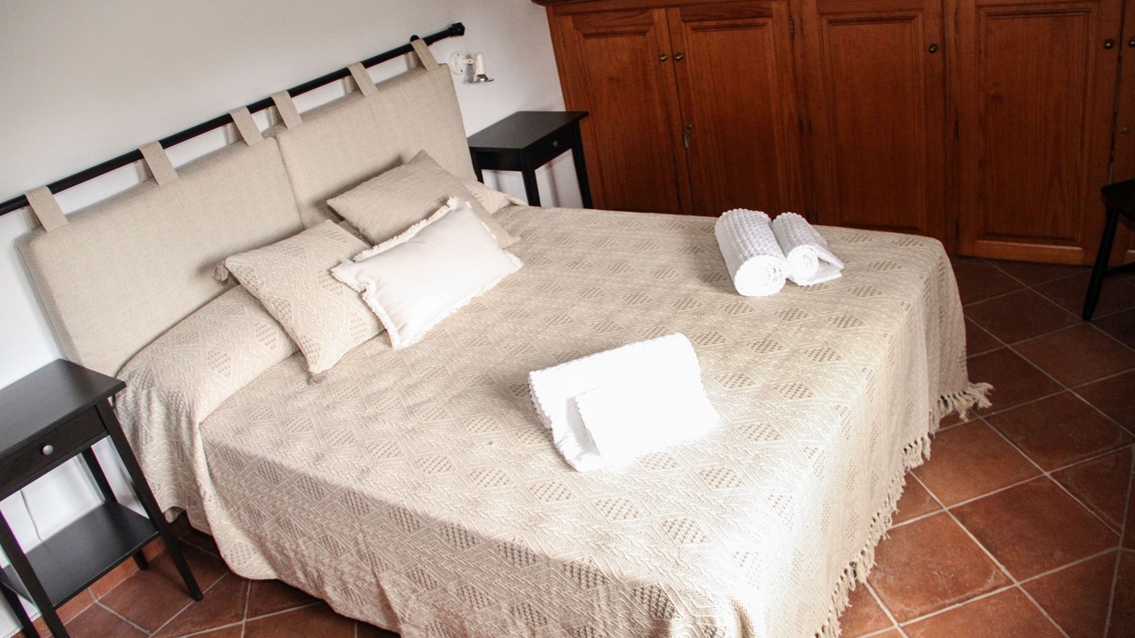 Photo of Bedroom in Llampaies
