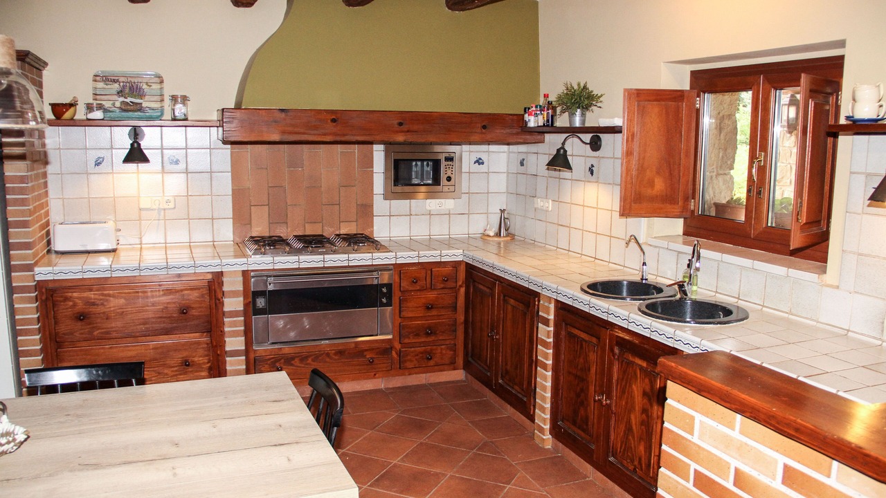 Photo of Kitchen in Llampaies