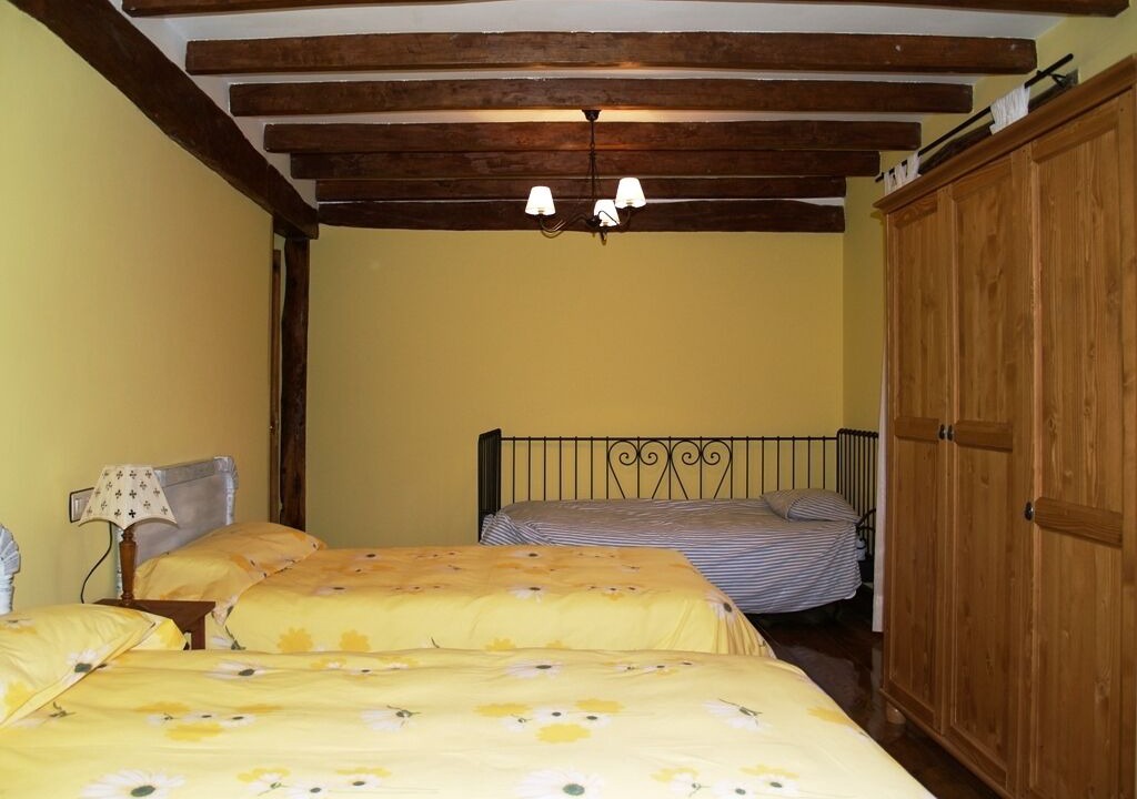 Photo of Bedroom in Respenda de la Pena