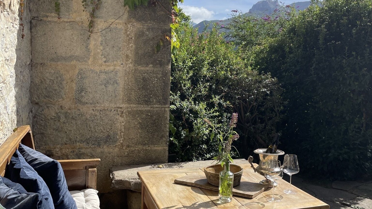 Photo of Patio Balcony in Basieda