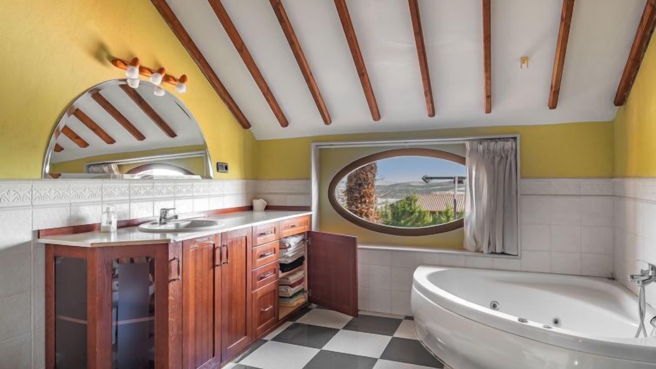Photo of Bathroom in Baena