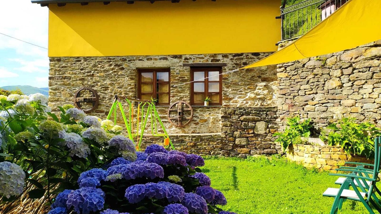 Photo of Outdoor in Limes