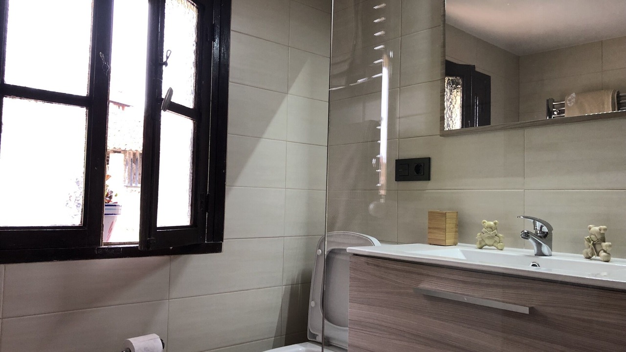 Photo of Bathroom in Nieda
