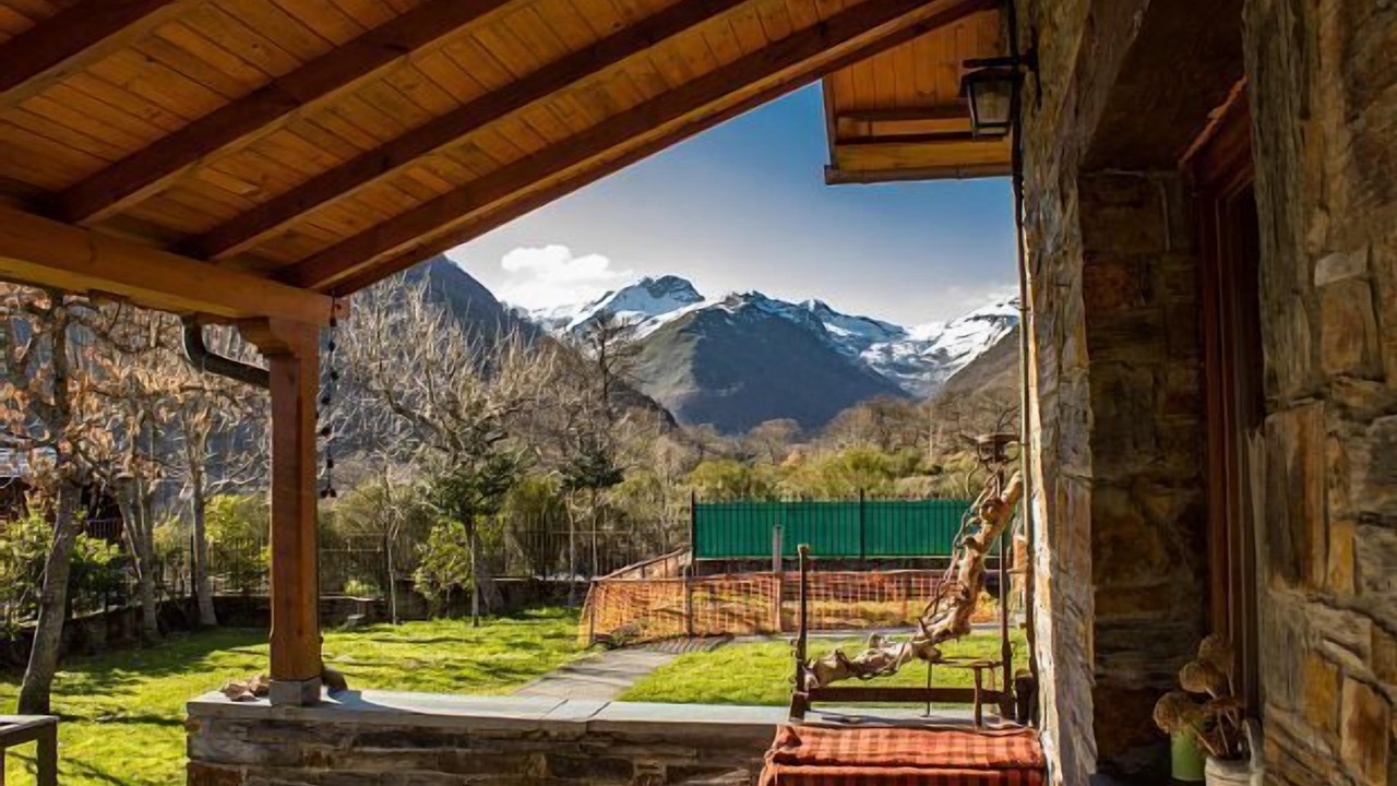 Photo of Outdoor in Burbia