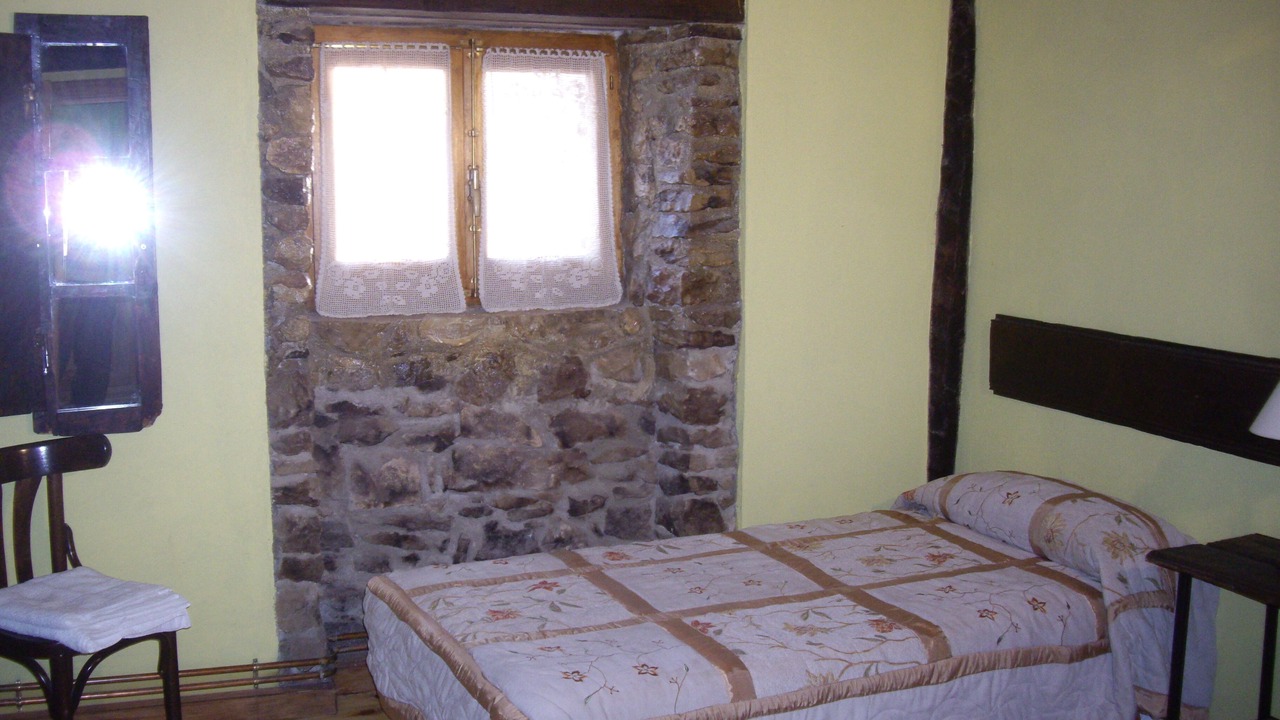 Photo of Bedroom in Junta de Traslaloma