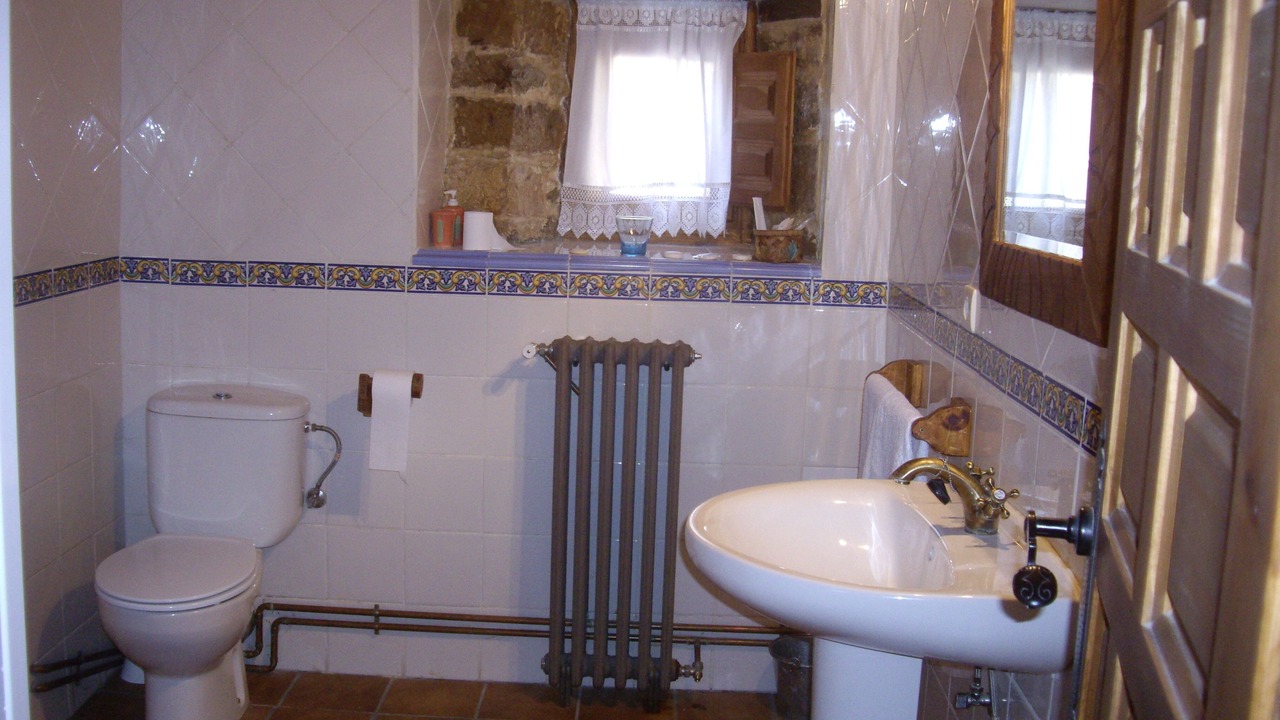 Photo of Bathroom in Junta de Traslaloma