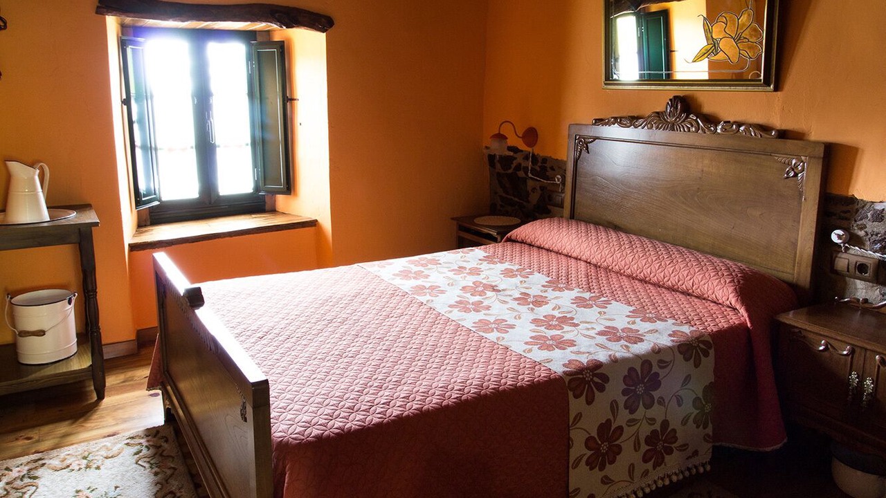 Photo of Bedroom in Feas