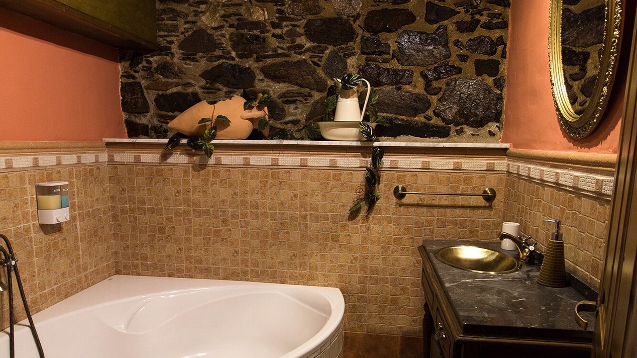 Photo of Bathroom in Feas