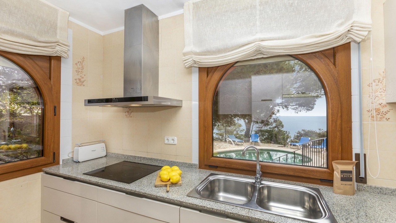 Photo of Kitchen in Tamariu