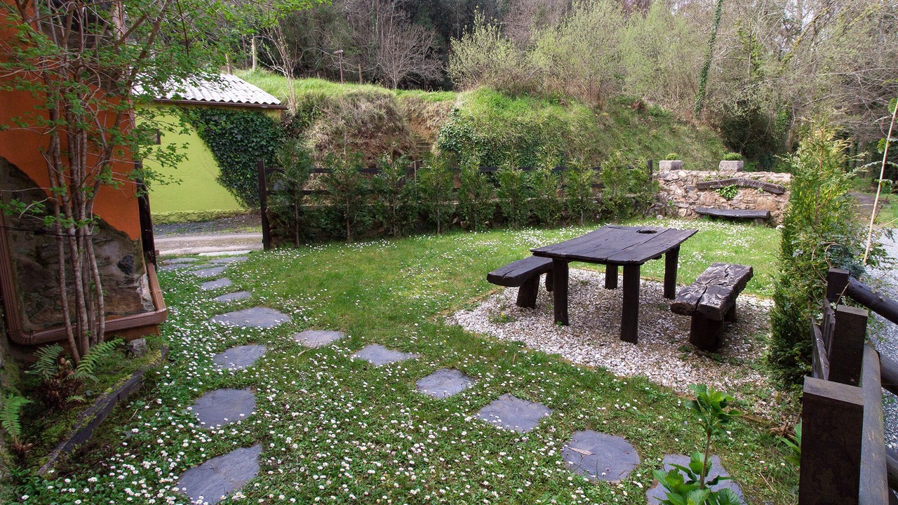 Photo of Outdoor in Feas