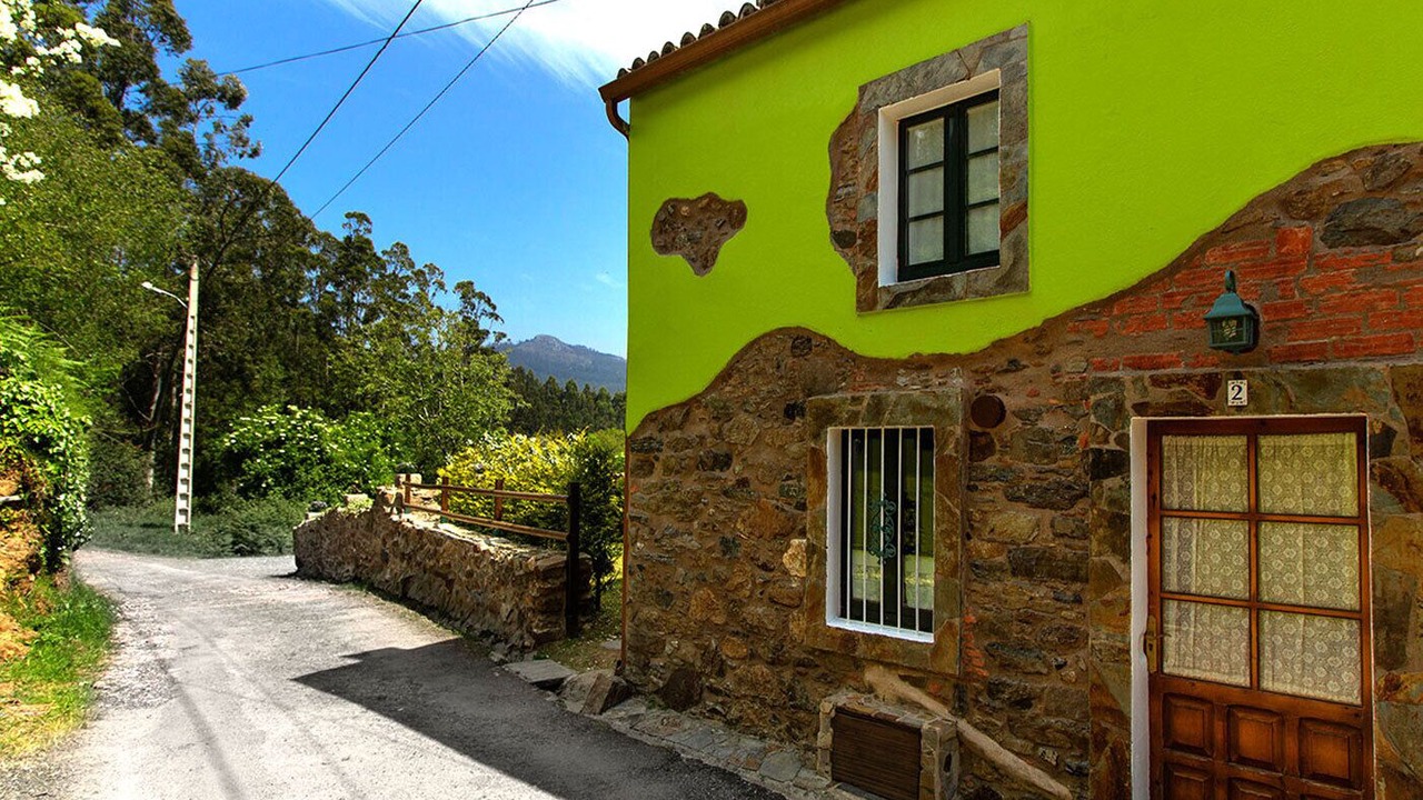 Photo of Outdoor in Feas