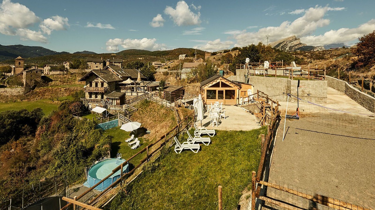 Photo of Outdoor in Buerba