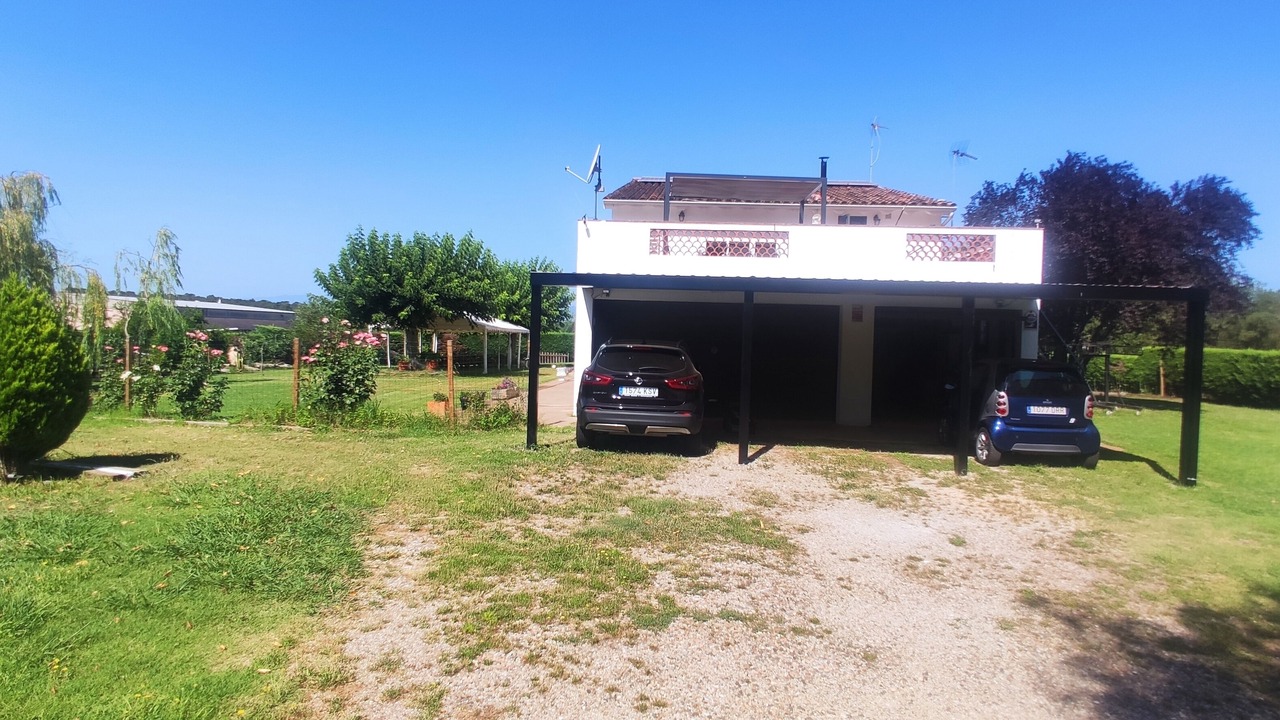 Photo of Outdoor in Quart