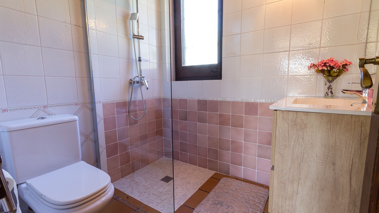 Photo of Bathroom in Quart