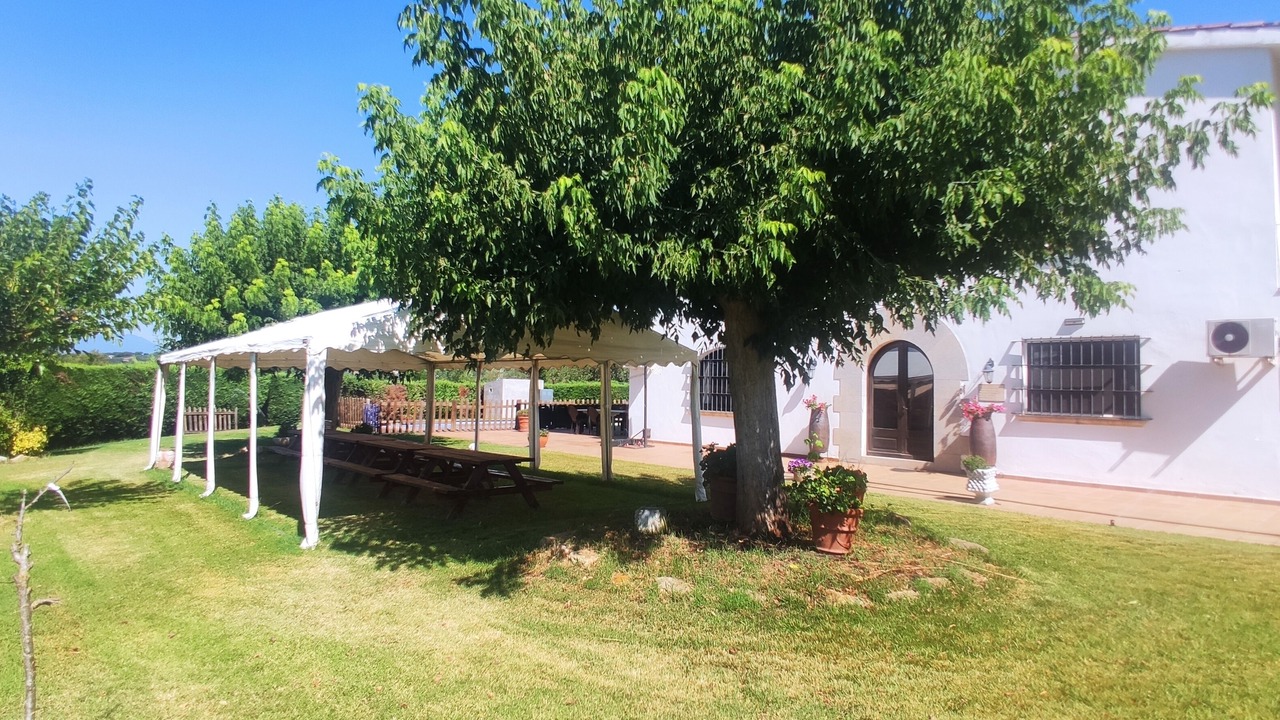 Photo of Outdoor in Quart
