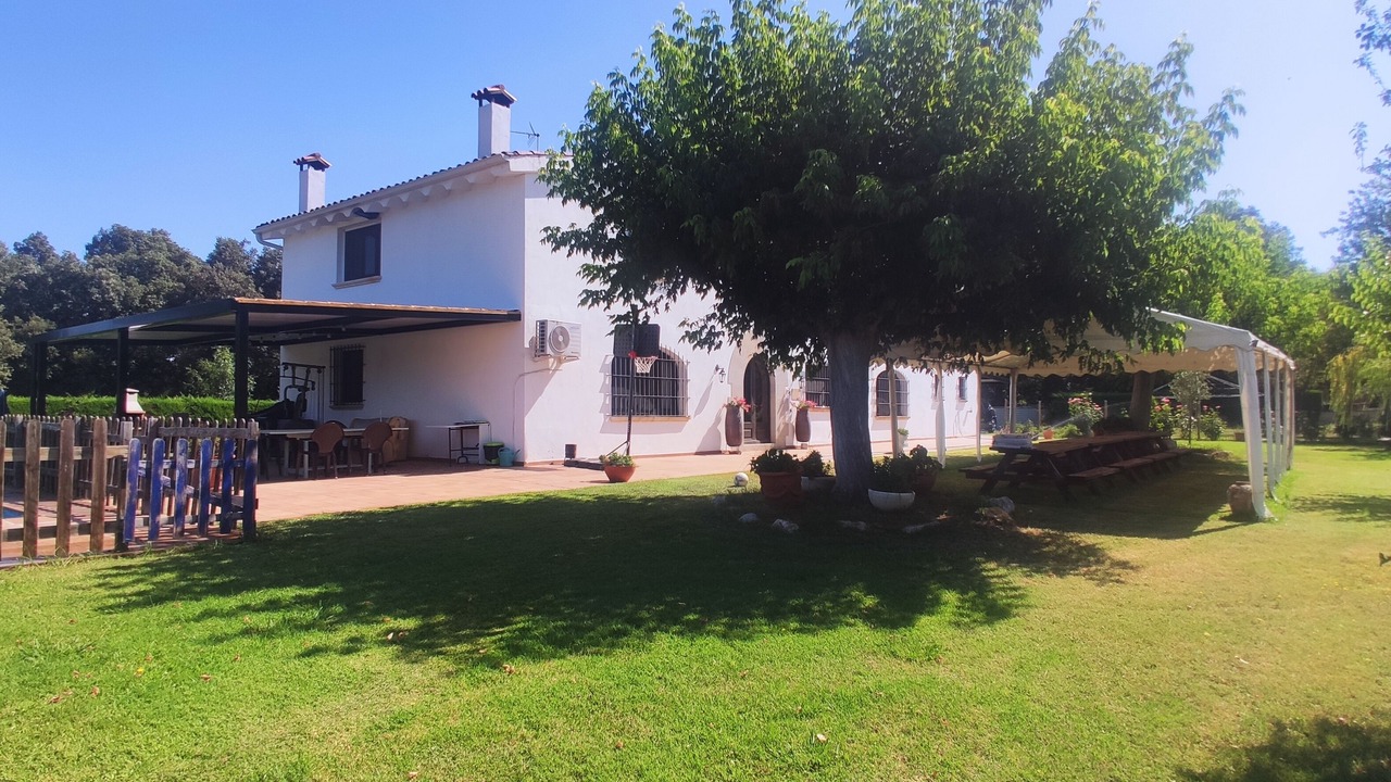 Photo of Outdoor in Quart