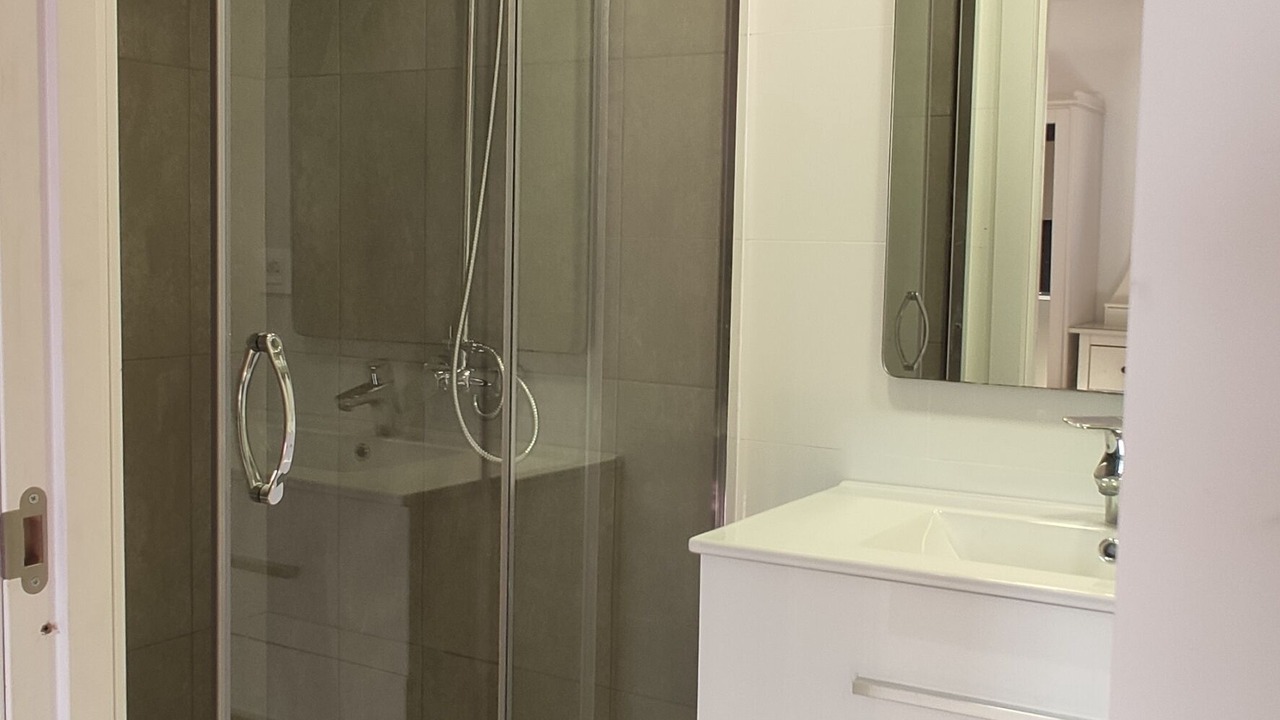 Photo of Bathroom in Quart