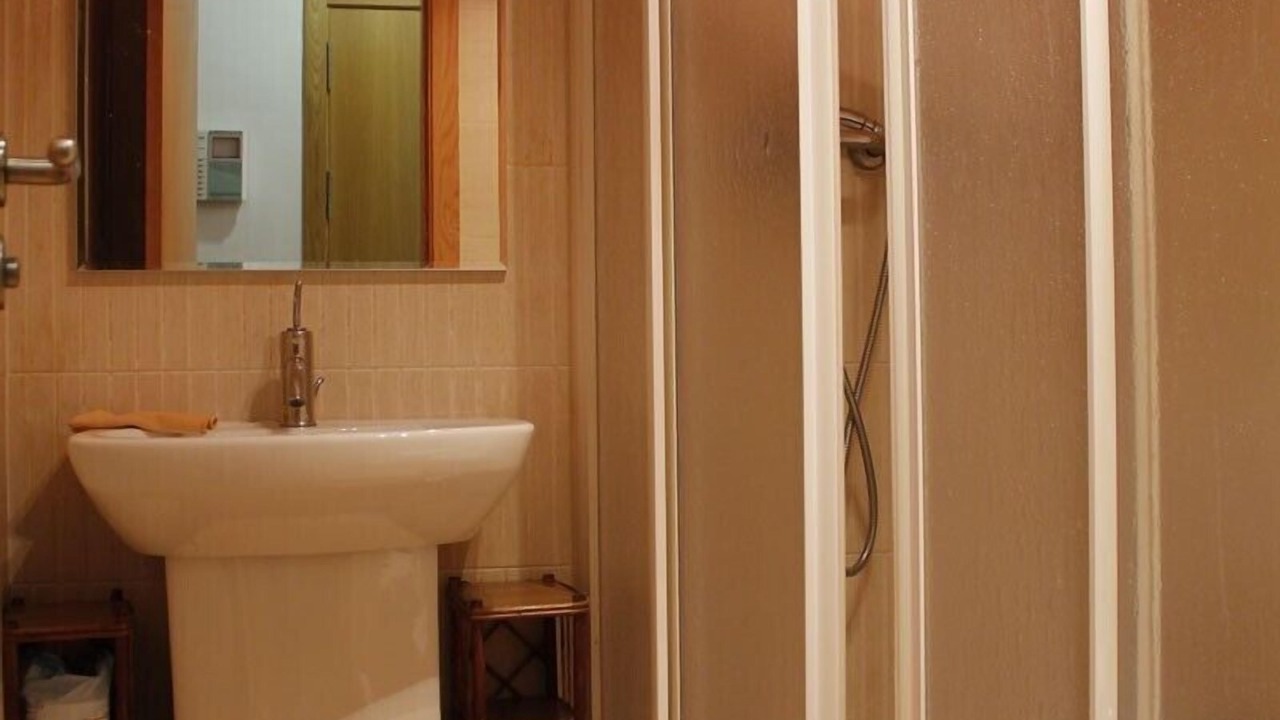 Photo of Bathroom in Central District