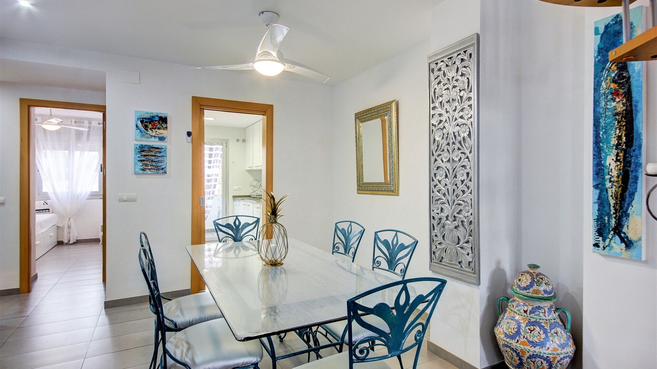 Photo of Livingroom in Roses Town Center