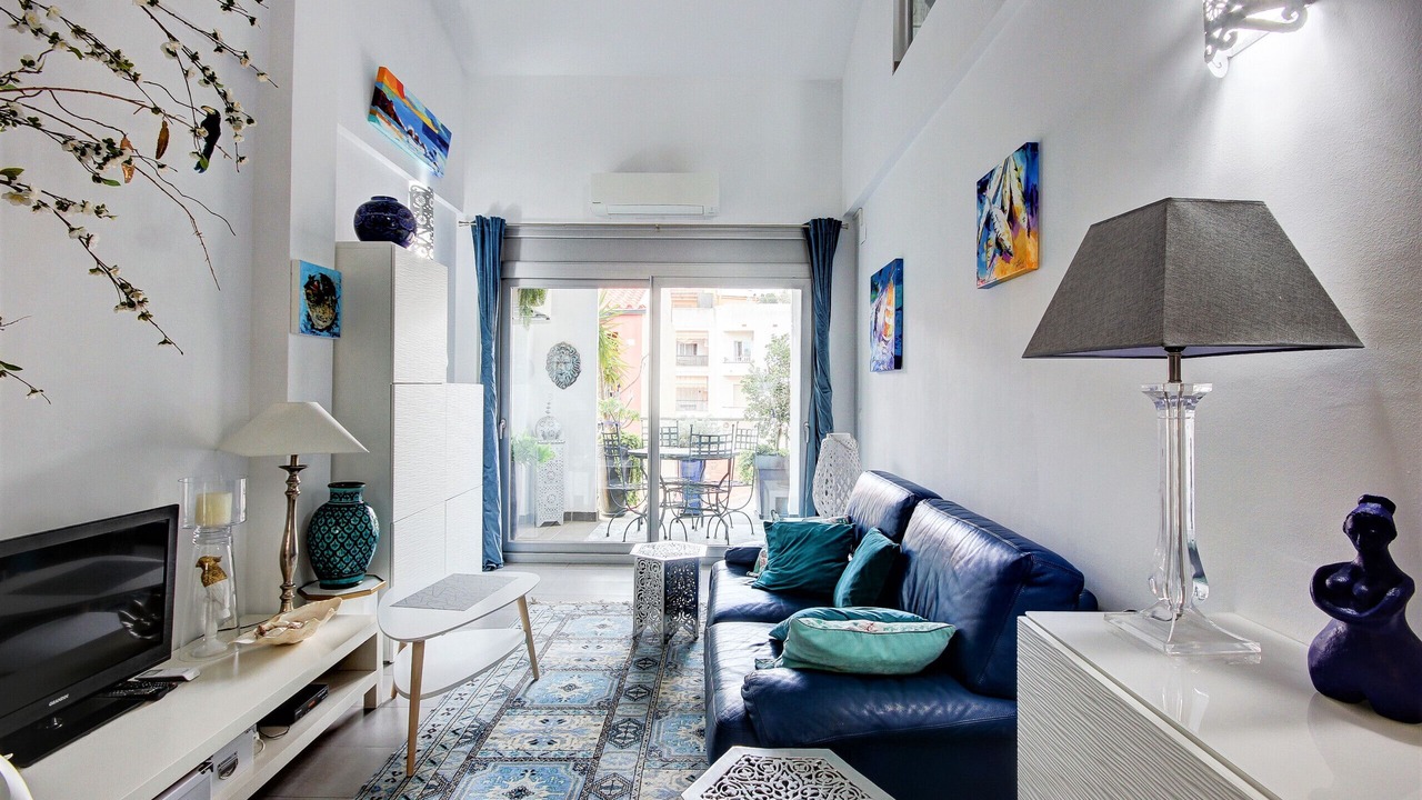 Photo of Livingroom in Roses Town Center