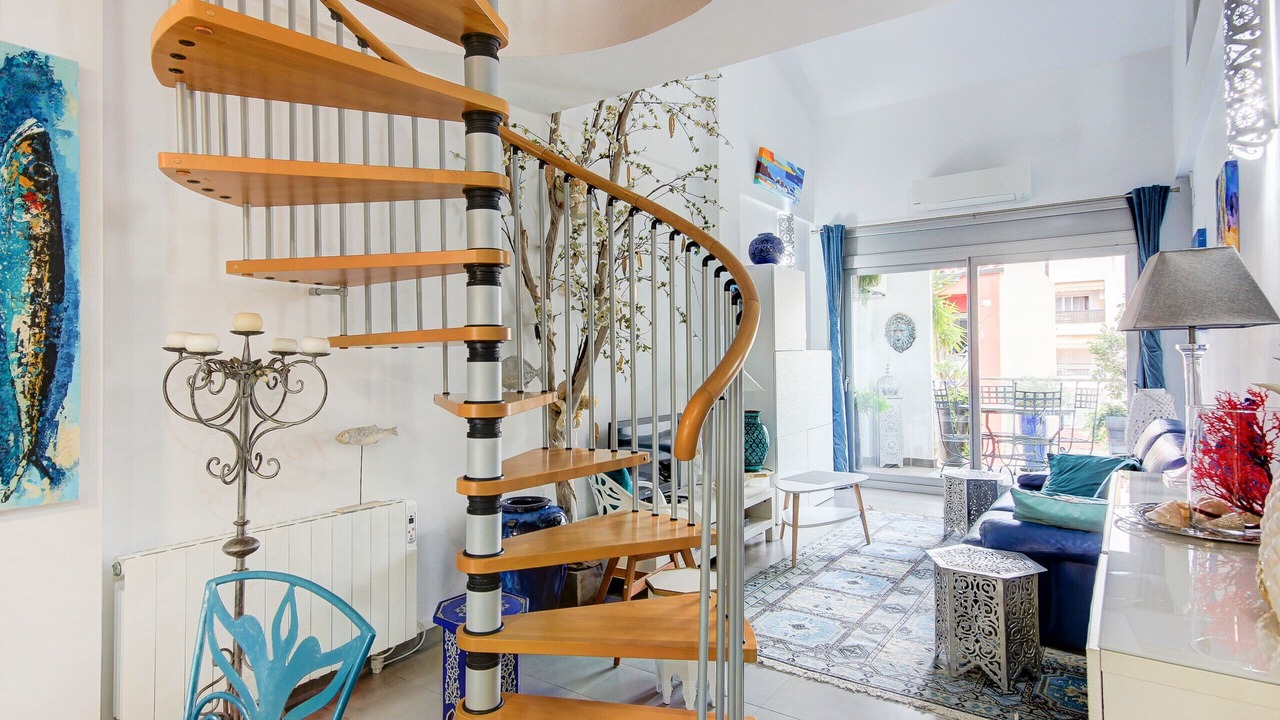 Photo of Livingroom in Roses Town Center