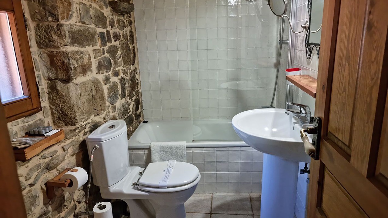 Photo of Bathroom in Tudes