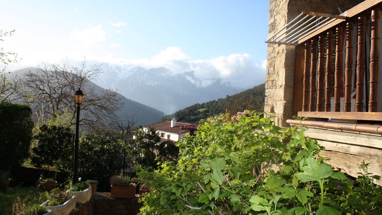 Photo of Outdoor in Tudes