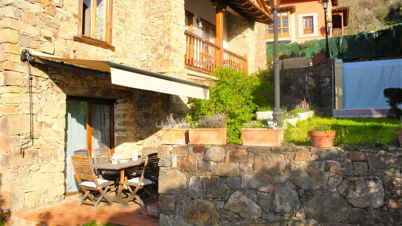 Photo of Outdoor in Tudes