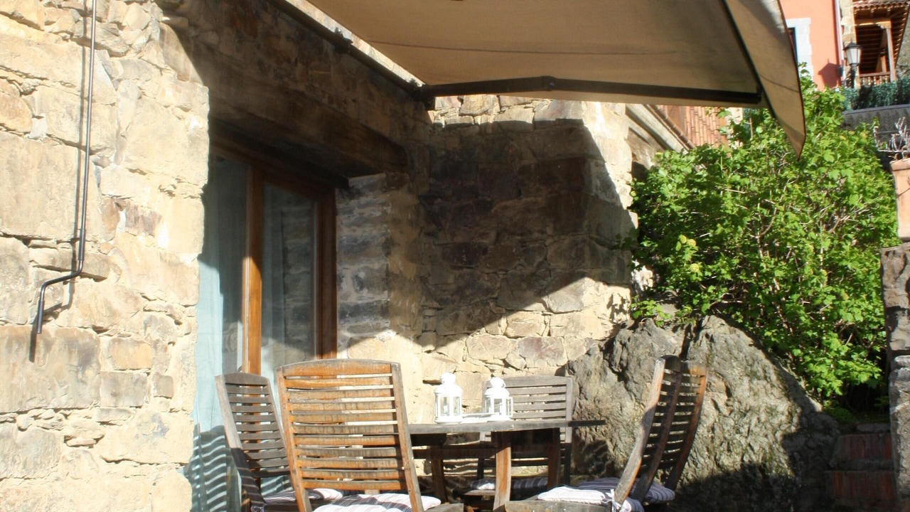 Photo of Outdoor in Tudes