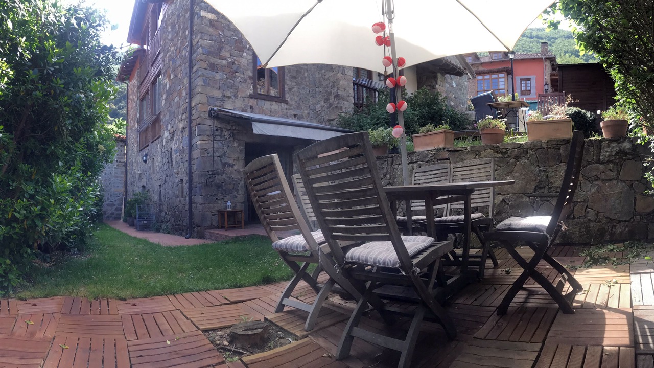 Photo of Outdoor in Tudes
