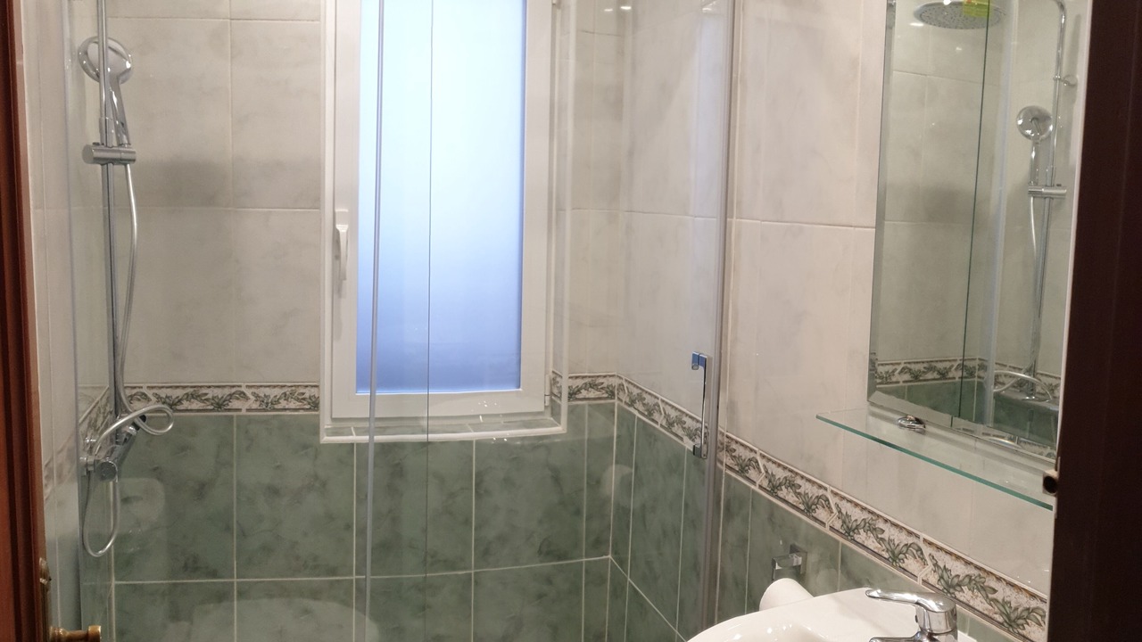 Photo of Bathroom in Haro