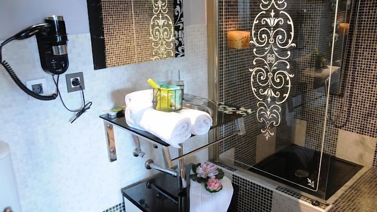 Photo of Bathroom in Villafeliz de Babia