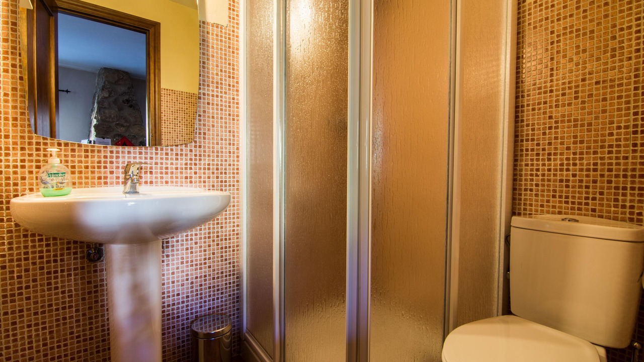 Photo of Bathroom in Hoyos del Espino