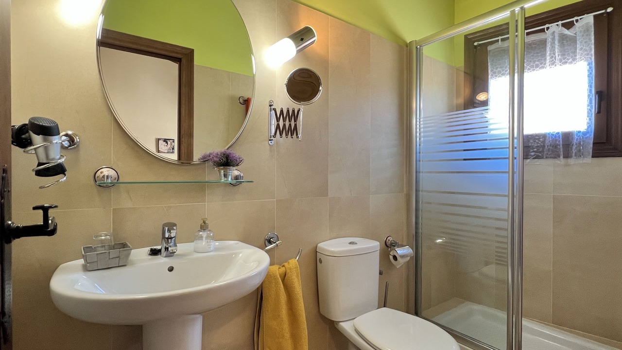 Photo of Bathroom in Santurde