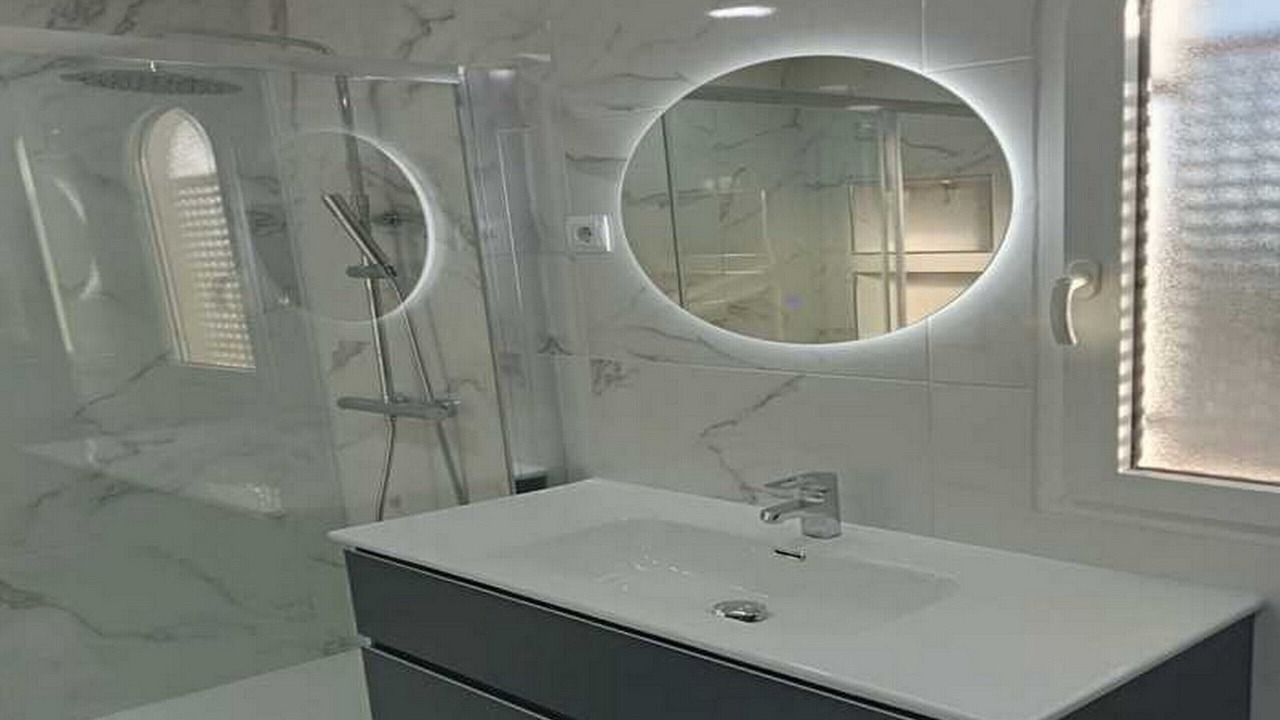 Photo of Bathroom in Jeronimo y Avileses y Balsicas de Arriba