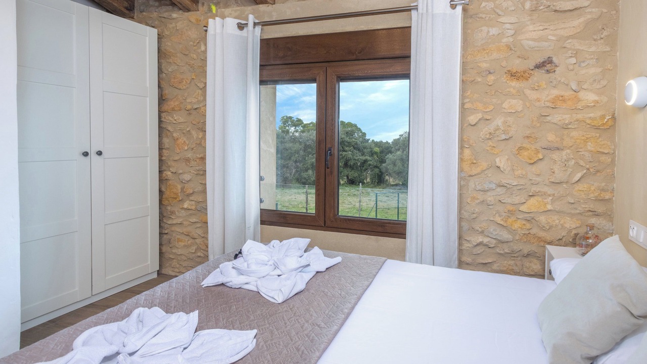 Photo of Bedroom in Pals