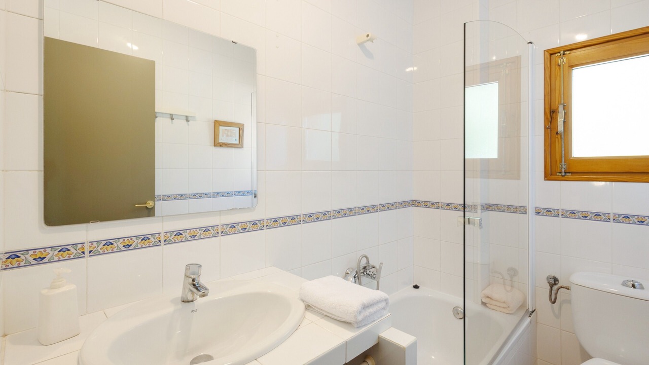 Photo of Bathroom in Lladurs