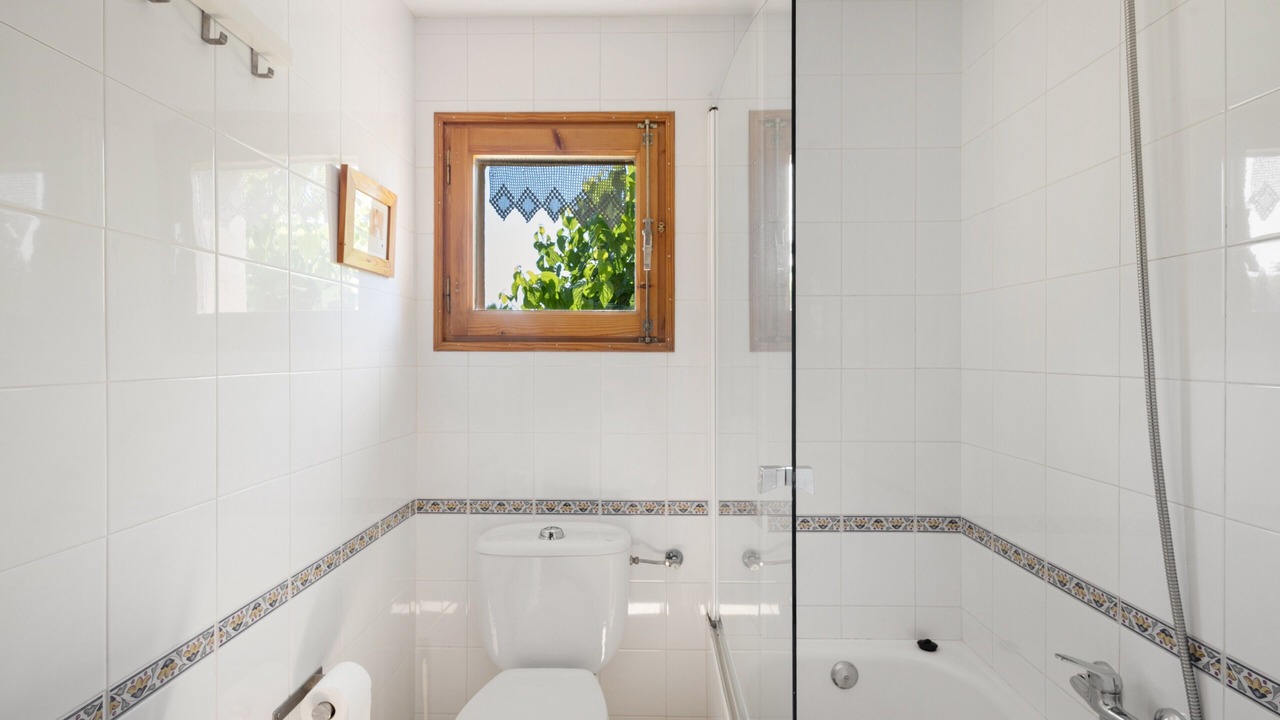 Photo of Bathroom in Lladurs