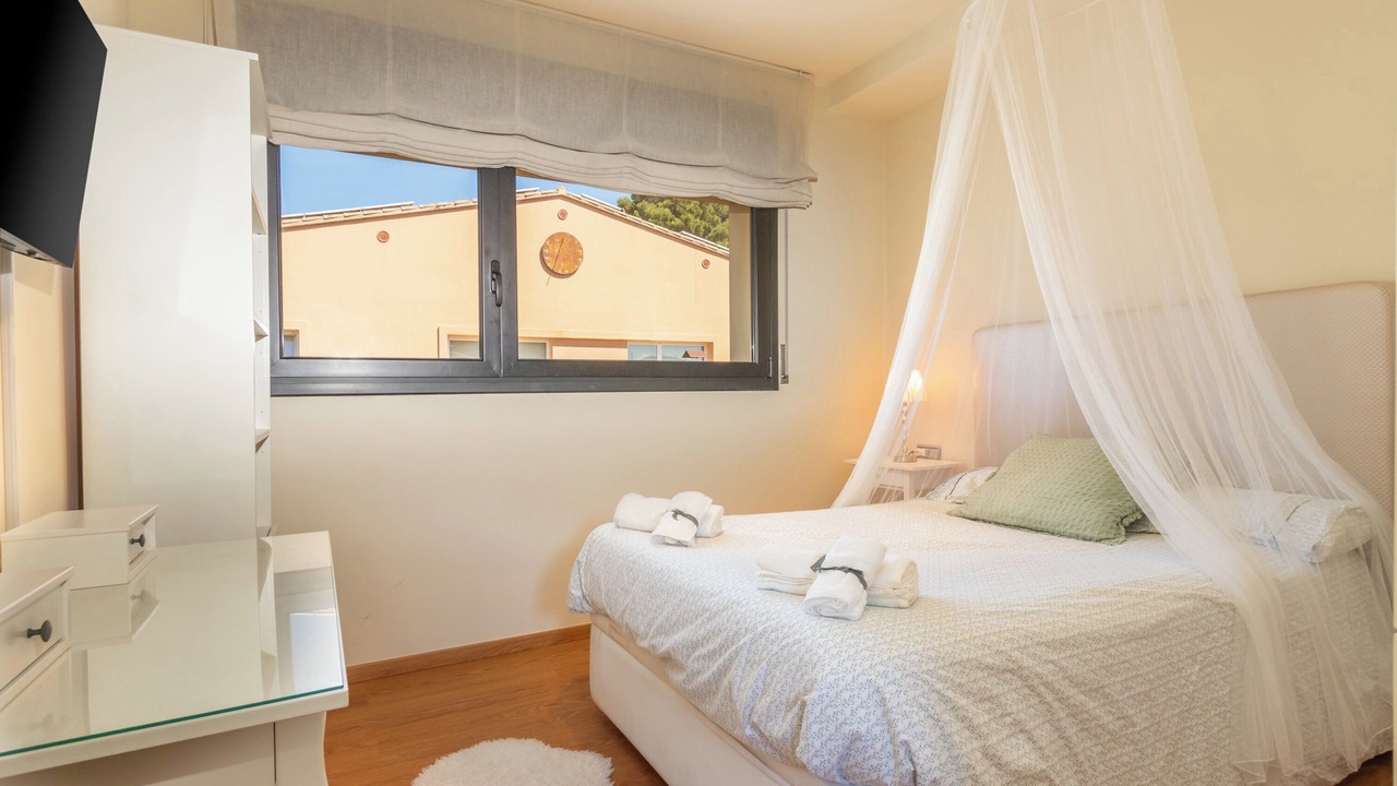 Photo of Bedroom in Mont-Ras
